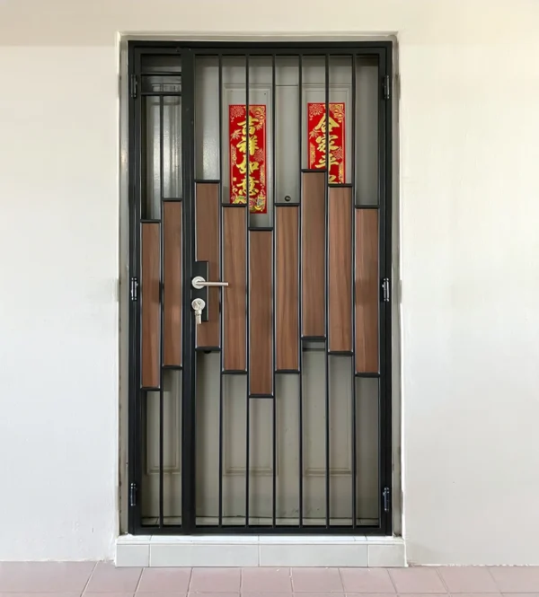 Laminate Gate 11
