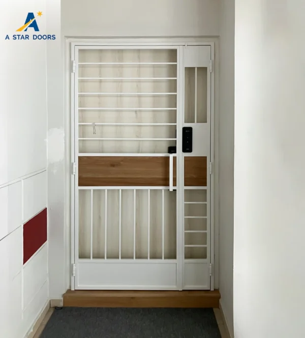 Laminate Gate 12